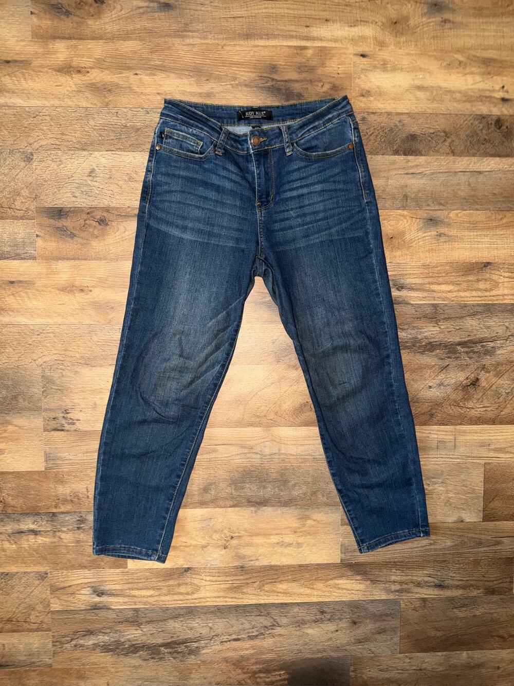 Judy blue women’s Angie relaxed fit blue jeans
